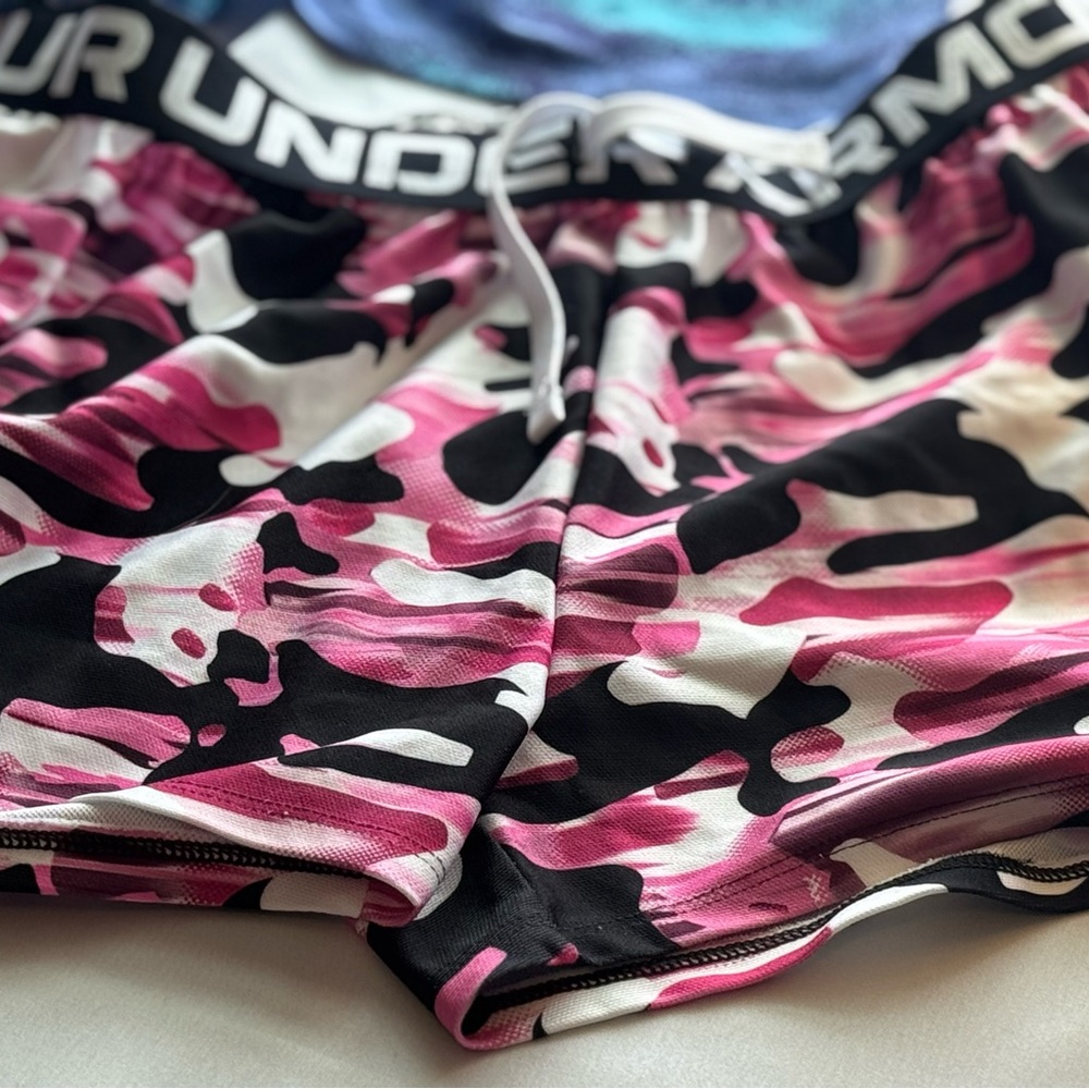 Under Armour Shorts Trio - Purple, Blue, Pink Camo (Size YL) Girl’s Clothing - Picture 5 of 11